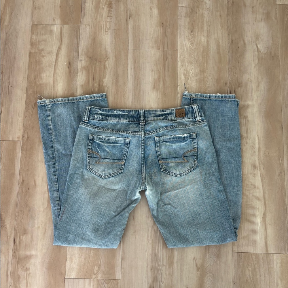 Beachy Low Rise Straight Leg Jeans -Vintage American Eagle Size 6